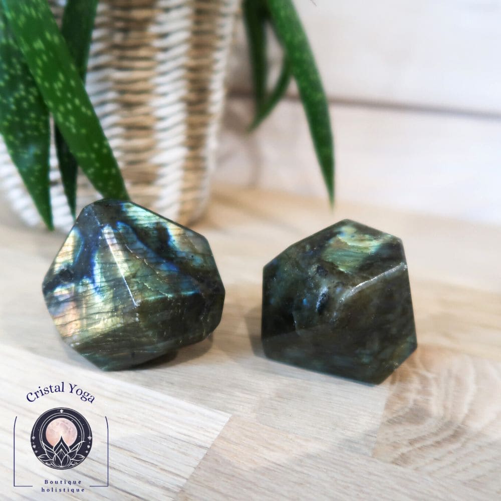 Labradorite taillée