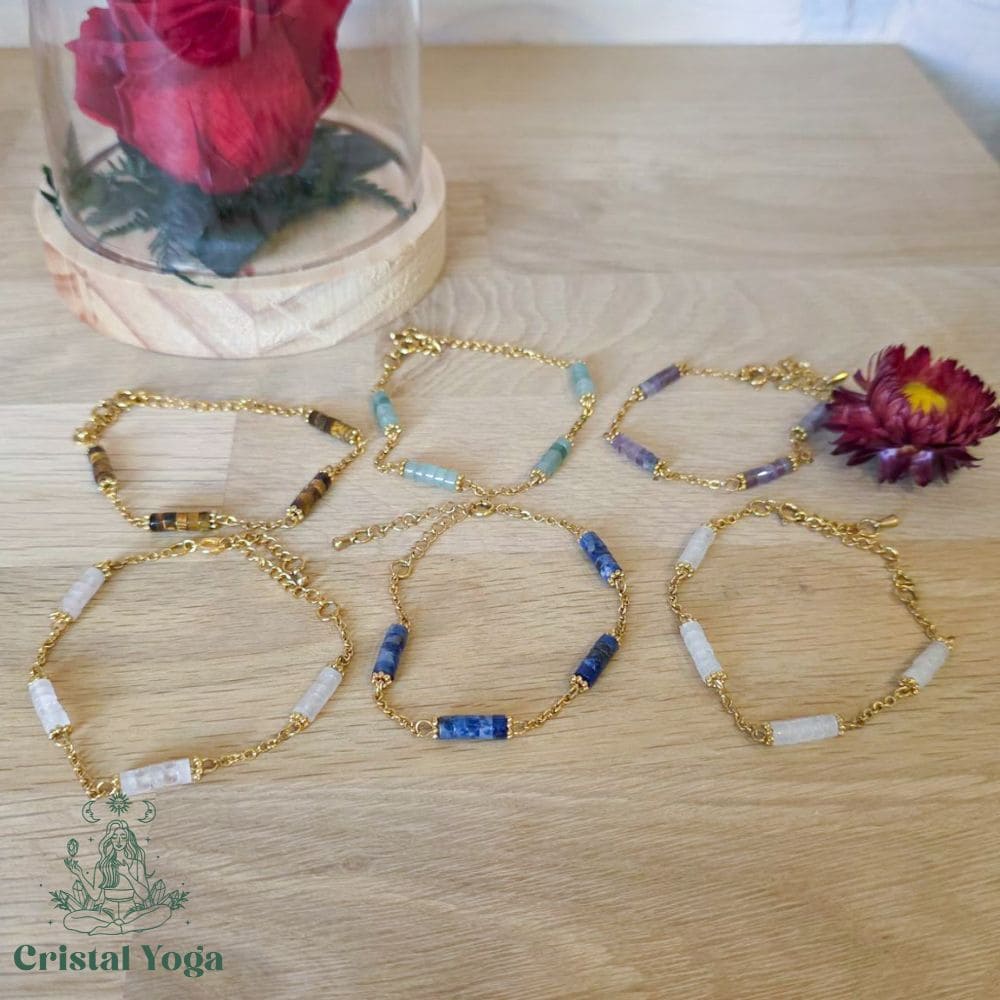 Bracelet doré fin avec pierres