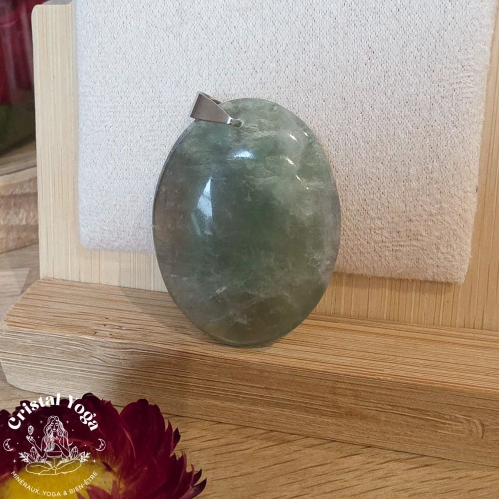 Pendentif ovale en fluorite verte
